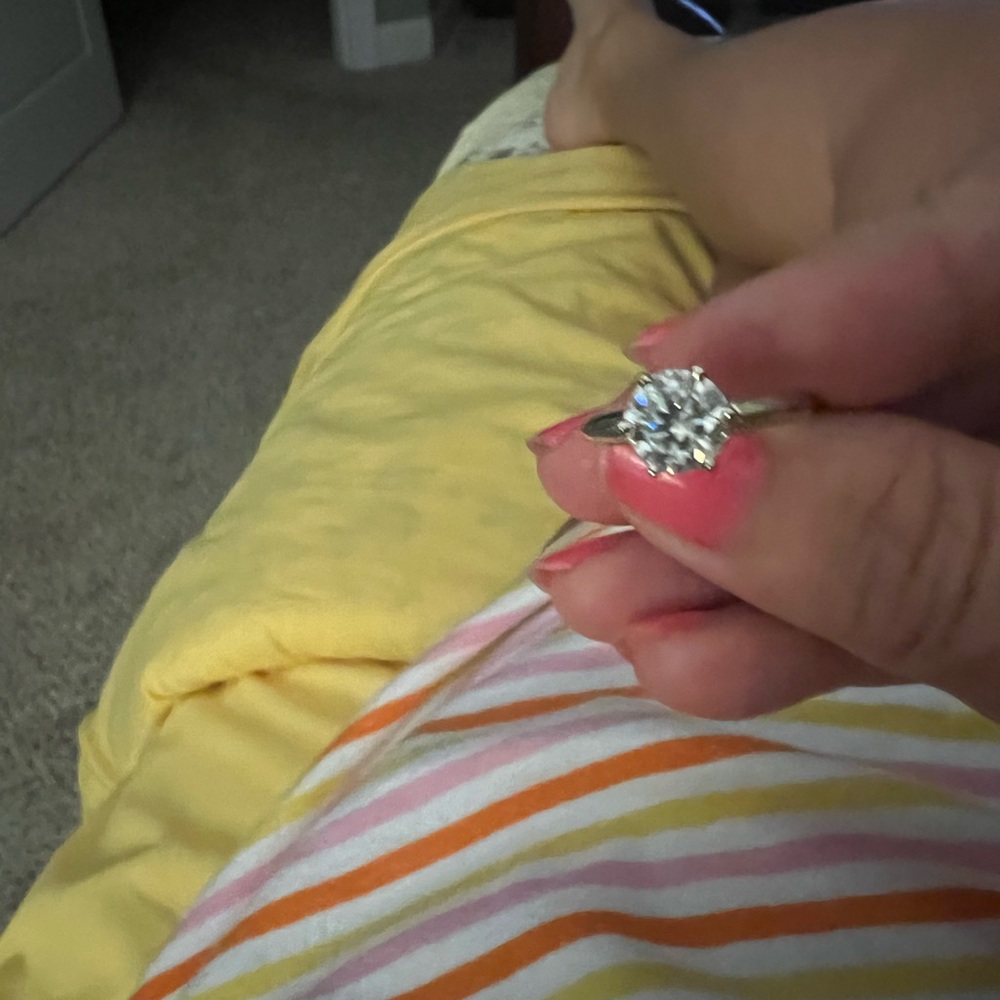 2 carat mossinite diamond engagement ring white gold.